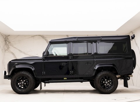Land Rover Defender 110 XS 2
