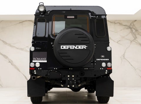Land Rover Defender 110 XS 5
