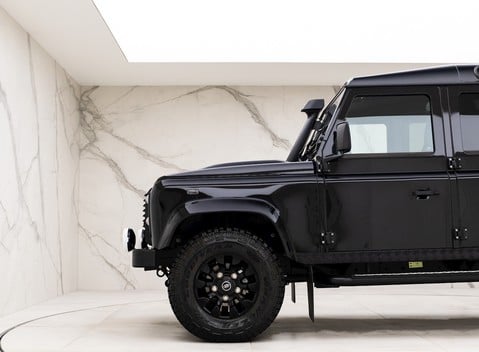 Land Rover Defender 110 XS 23