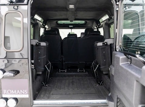 Land Rover Defender 110 XS 33