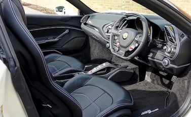 Ferrari 488 Spider 13