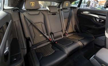 Lamborghini Urus 15