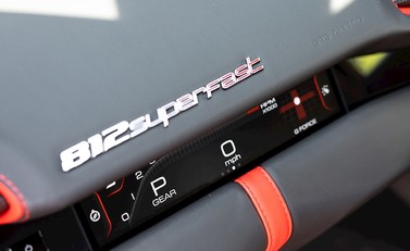 Ferrari 812 Superfast 18