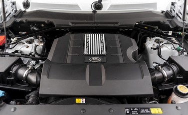 Land Rover Defender 90 V8 29
