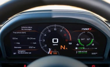 McLaren 720S Luxury 17