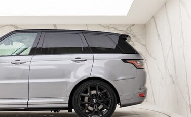 Land Rover Range Rover Sport 5.0 SVR 32