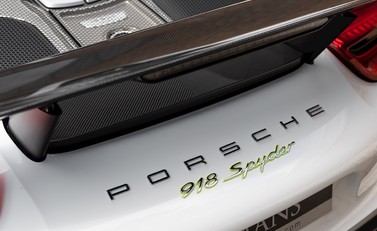 Porsche 918 Spyder 32