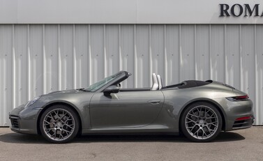 Porsche 911 (992) Carrera 4S Cabriolet 2