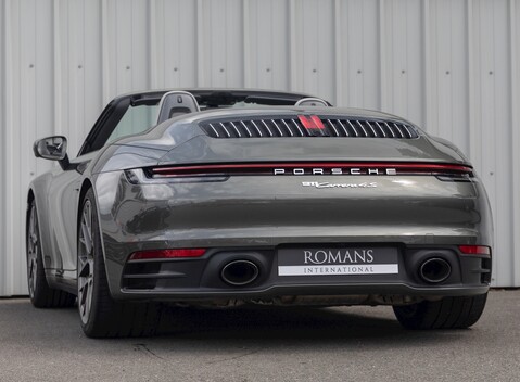 Porsche 911 (992) Carrera 4S Cabriolet 3