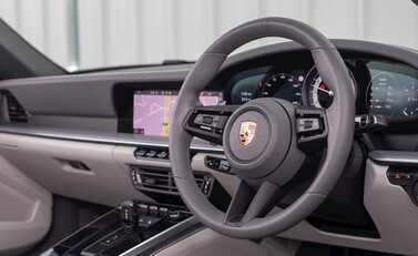 Porsche 911 (992) Carrera 4S Cabriolet 13