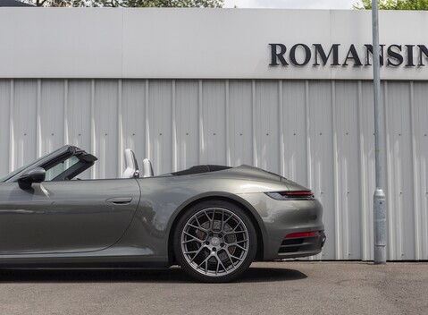 Porsche 911 (992) Carrera 4S Cabriolet 27