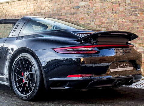 Porsche 911 (991) Targa 4 GTS 16