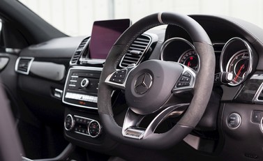 Mercedes-Benz GLE 63 S 4MATIC Night Edition 11
