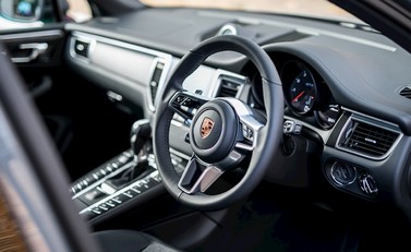Porsche Macan GTS 15
