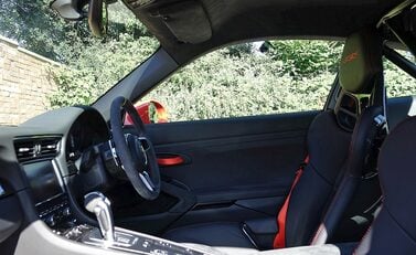 Porsche 911 (991) GT3 RS 4