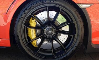 Porsche 911 (991) GT3 RS 11