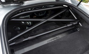 Mercedes-Benz AMG GT R GT R Pro 37