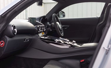 Mercedes-Benz AMG GT R GT R Premium 14