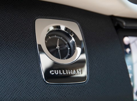 Rolls-Royce Cullinan 23