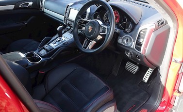 Porsche Cayenne GTS 15