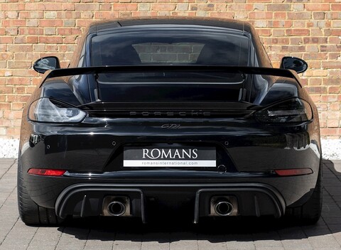 Porsche 718 Cayman GT4 5