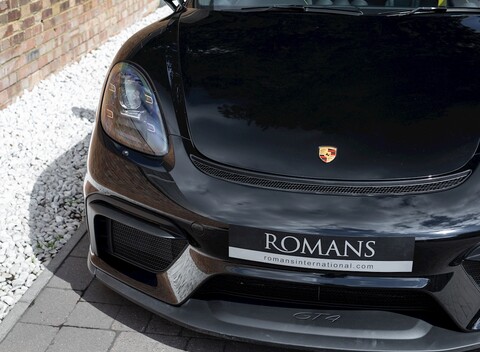 Porsche 718 Cayman GT4 23