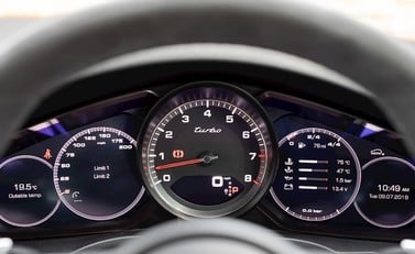 Porsche Cayenne Turbo 18