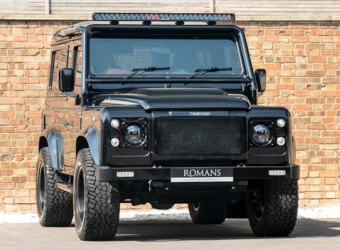 Land Rover Defender 90 XS T40S 1