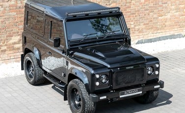 Land Rover Defender 90 XS T40S 8