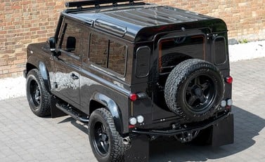 Land Rover Defender 90 XS T40S 9