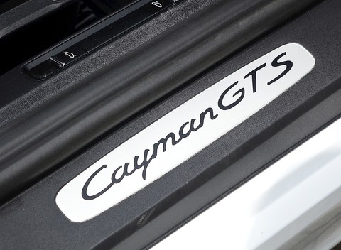 Porsche Cayman GTS 5