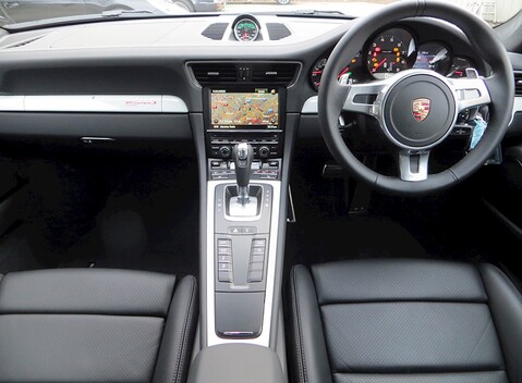 Porsche 911 (991) Martini Racing Edition 5