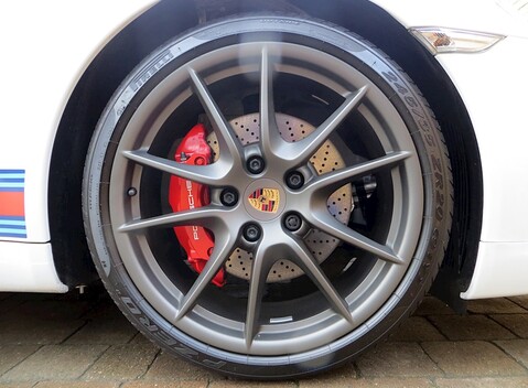 Porsche 911 (991) Martini Racing Edition 16