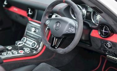 Mercedes-Benz SLS AMG Black Series 11