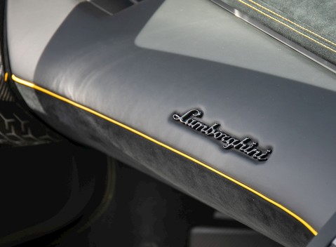 Lamborghini Aventador LP750-4 SV Roadster 24
