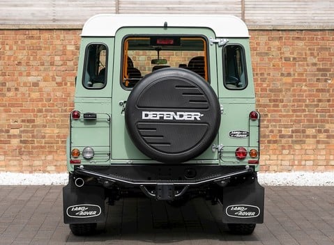 Land Rover Defender 110 Heritage Station Wagon 5