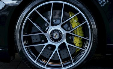 Porsche 911 (991.2) Turbo S 10