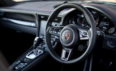 Porsche 911 (991.2) Turbo S 11