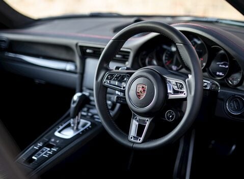 Porsche 911 (991.2) Turbo S 11