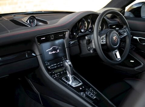 Porsche 911 (991.2) Turbo S 15