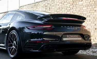Porsche 911 (991.2) Turbo S 24