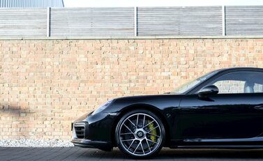 Porsche 911 (991.2) Turbo S 25
