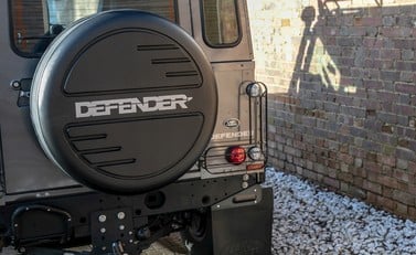 Land Rover Defender 90 TD XS Station Wagon 25