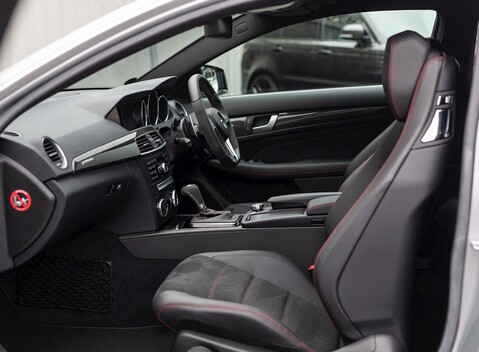 Mercedes-Benz C Class AMG Black Series 15