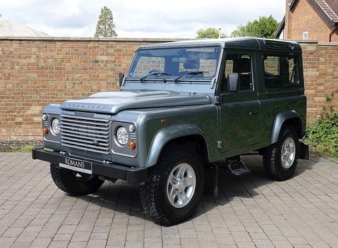 Land Rover 90 County 3