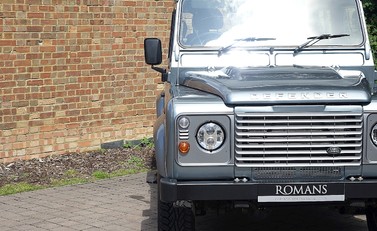 Land Rover 90 County 4