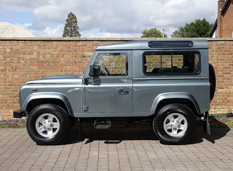 Land Rover 90 County 5