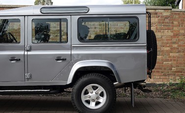 Land Rover 110 XS 18