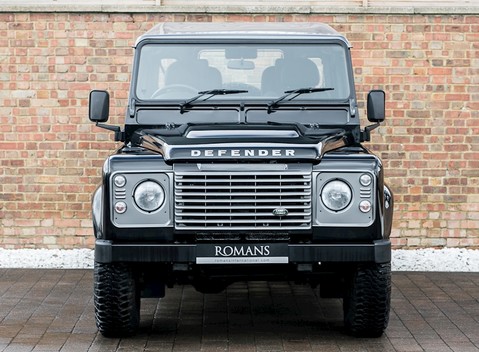 Land Rover Defender 90 XS 4