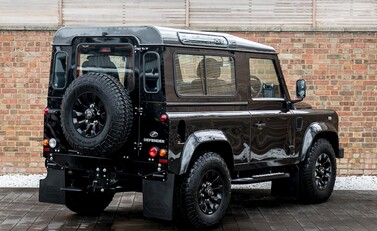 Land Rover Defender 90 XS 7